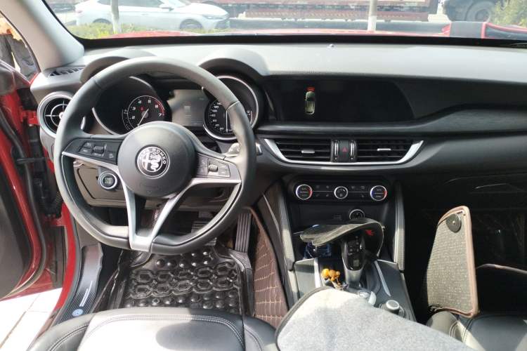 Used Alfa Romeo Stelvio 2017 2.0T 200HP Luxury Edition
