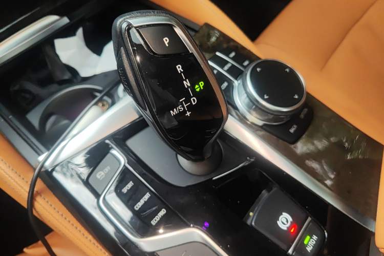 Used BMW 5 Series 2018 Restyled 530Li Luxury Edition M Sport Package Gear Lever