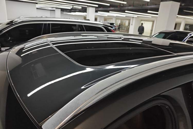 Used Volvo XC60 2019 T5 4x4 Smart Edition China VI Standard Roof