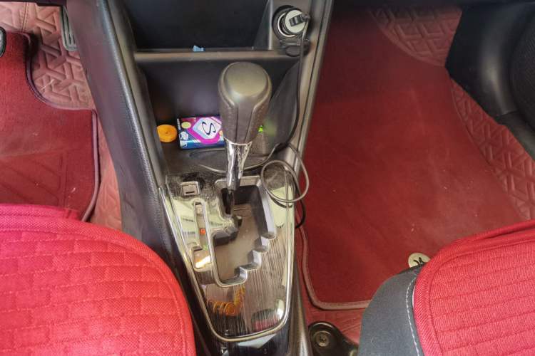 Used Toyota YARiS L Zhi Xuan 2021 1.5L CVT Leading Edition Gear Lever