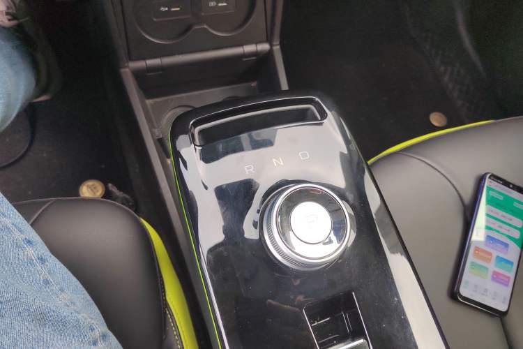 Used Geometry E Firefly 2022 401KM Lightning Tiger 5-Seater Gear Lever