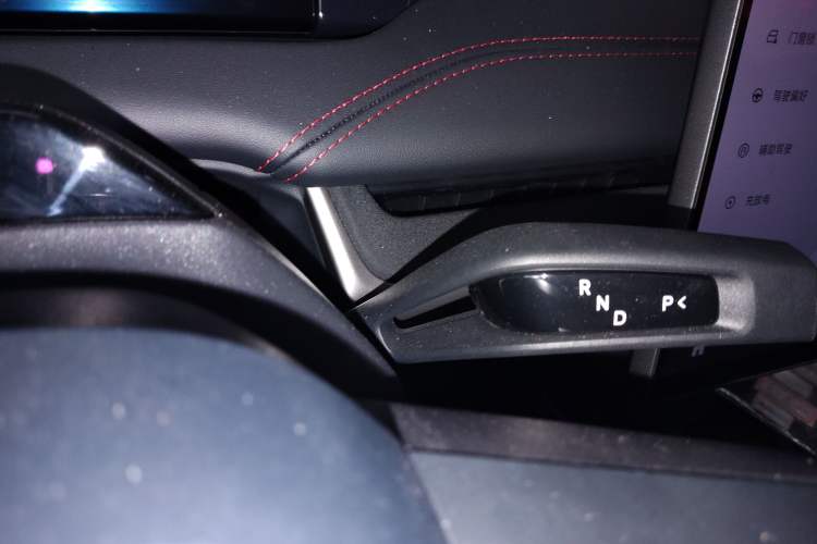 Used Xiaomi Auto SU7 2024 Four-Wheel Drive Ultra-Long Range Advanced Intelligent Driving Max Edition Gear Lever