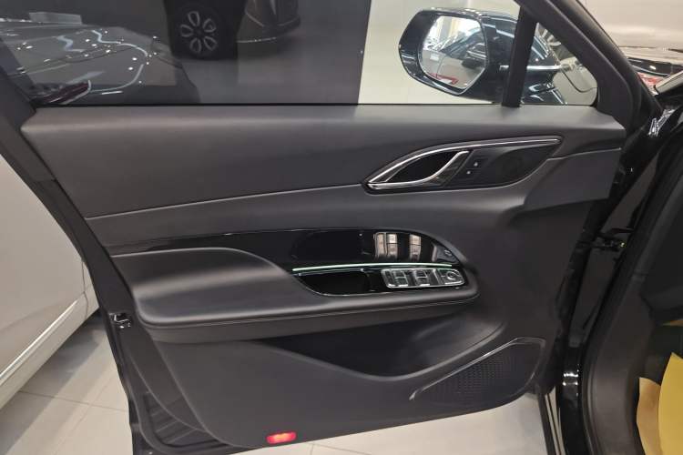 Used Hongqi HS3 2023 1.5T Two-Wheel Drive Shanwei Edition Interior 7