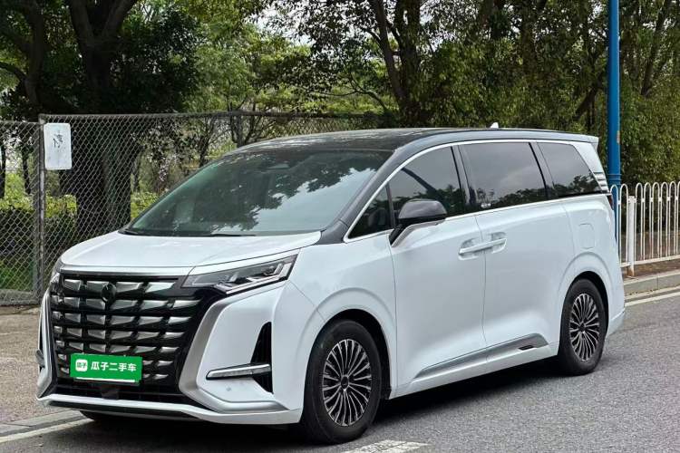 Used Denza D9 2024 DM-i 1050 Luxury Model