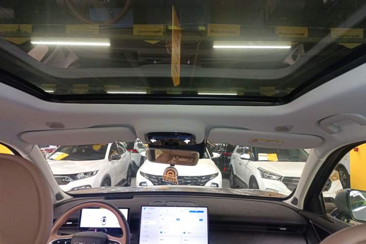 Used Chery Tiggo 8 L 2024 2.0T Two-Wheel Drive Prestige Version 5 Seats
