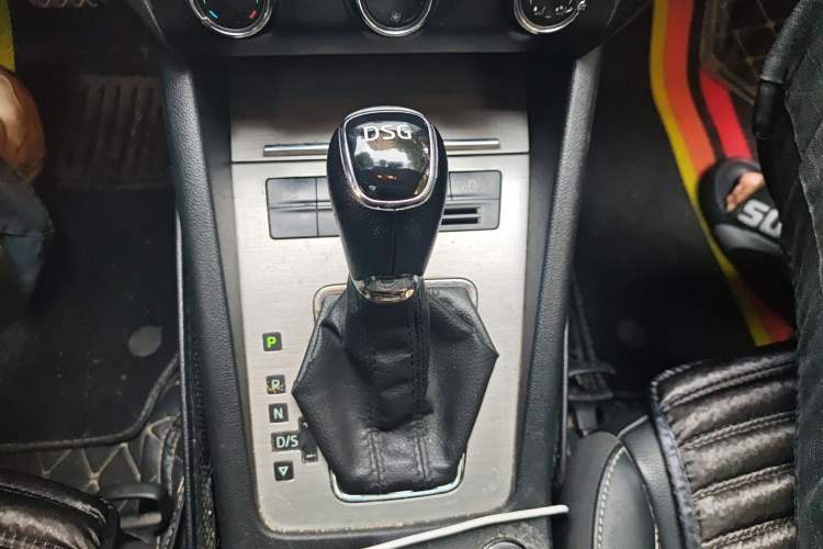Used Skoda Octavia 2018 TSI280 DSG Luxury Edition Gear Lever