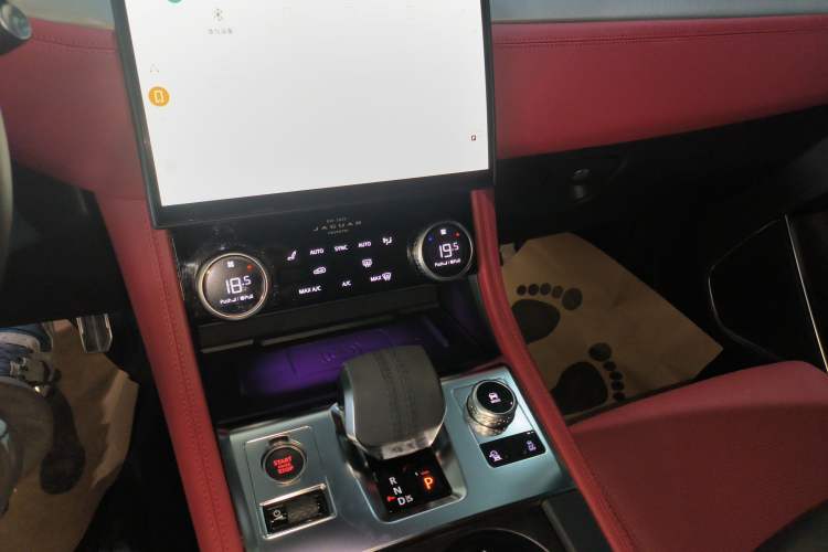 Used Jaguar F-PACE 2024 P250 R-Dynamic SE