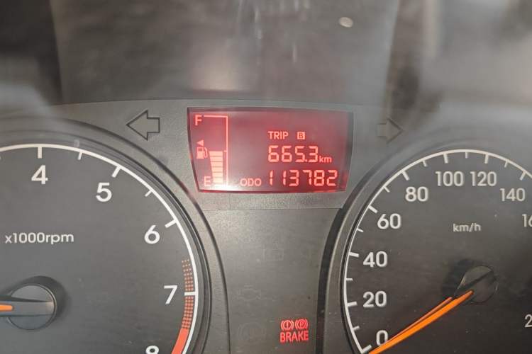 Used Hyundai Verna (older generation) 2010 Sedan 1.4L Manual Comfort GS Odometer Close Up