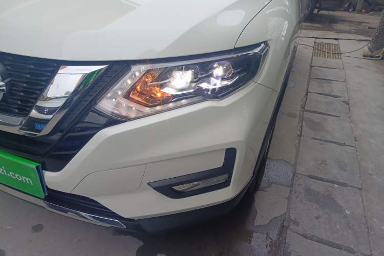 Used Nissan X-Trail 2023 Classic 2.0L Two-Wheel Drive Smart Connect Premium Edition