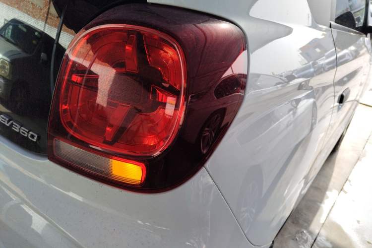 Used Roewe Clever 2021 302 km New Four-Seater Super-Efficient Version
