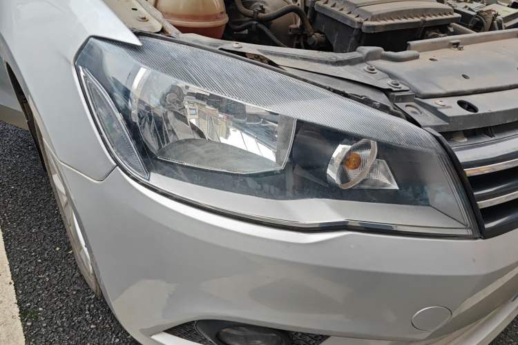 Used Volkswagen Jetta 2013 1.6L Manual Comfort Model Right Front Headlight