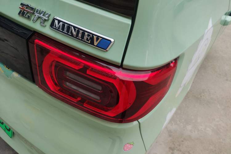 Used Wuling Hongguang MINIEV 2022 Macaron Premium Model – Lithium Iron Phosphate