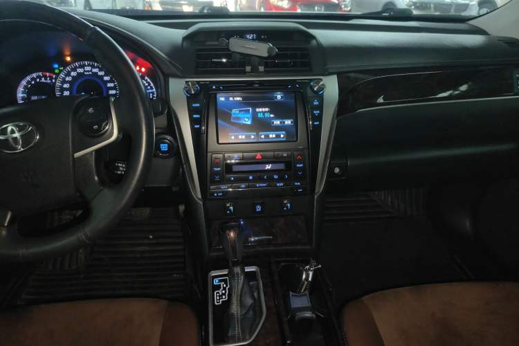 Used Toyota Camry 2016 2.5G 10th Anniversary Deluxe Navigation Edition Audio And AC Panel