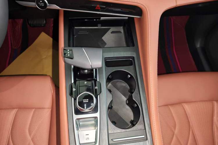 Used CHANGAN CS75 PLUS 2024 3rd Generation Champion Edition 1.5T Intelligent Drive Dynamic Model Gear Lever