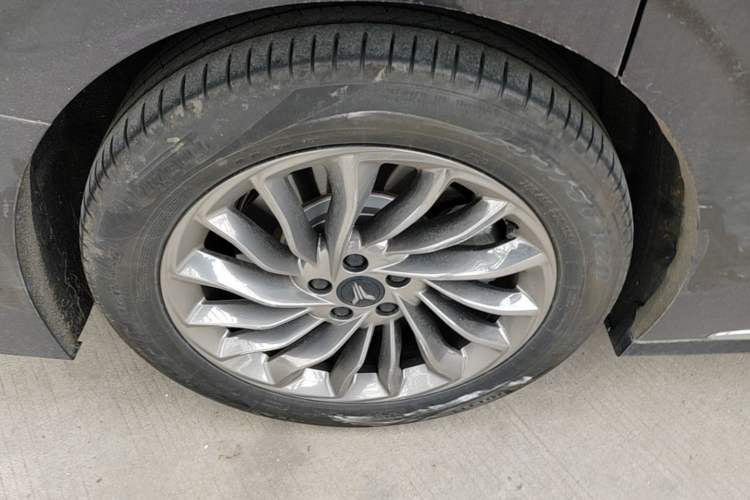 Used VOYAH Dream 2024 PHEV Ultra-Long Range Flagship Edition
