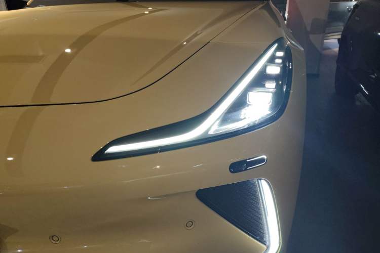 Used IM LS7 2023 90 kWh Elite Rear-Drive Version
