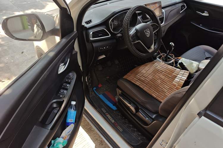 Used Baojun 730 2019 1.5L Manual Fashion Model 7-seater China VI
