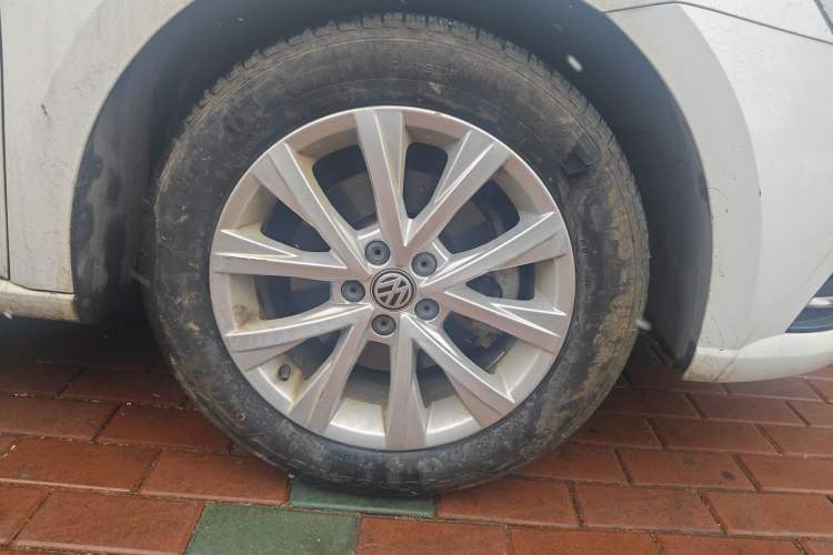 Used Volkswagen Lavida 2017 1.6L Automatic Comfort Edition
