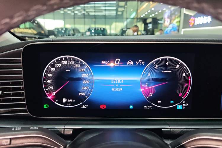 Used Mercedes-Benz GLE 2024 GLE 450 4MATIC Luxury Model Instrument Cluster