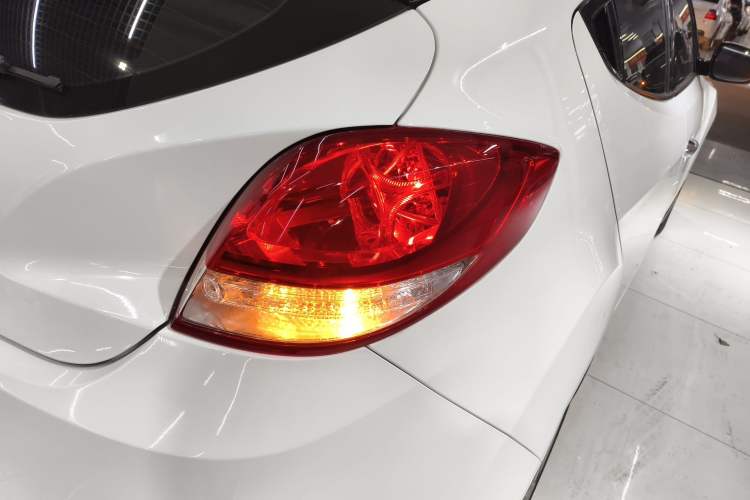 Used Hyundai Veloster 2011 1.6L Automatic Luxury Edition Right Rear Taillight