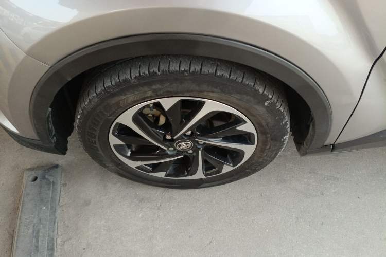 Used Toyota IZOA 2018 2.0L Yichi Version China VI Standard Left Front Wheel Hub