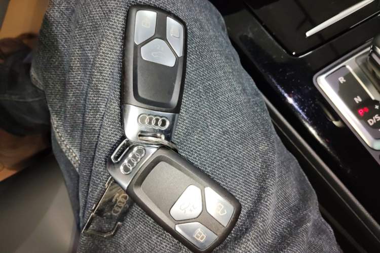 Used Audi A5 2023 Coupe 40 TFSI Fashionable and Dynamic Model Vehicle Key