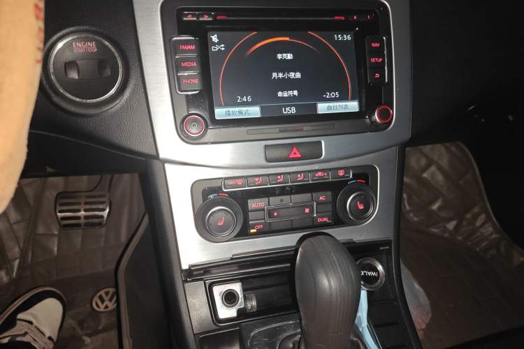 Used Volkswagen FAW-Volkswagen CC 2012 1.8TSI Luxury Model Audio And AC Panel