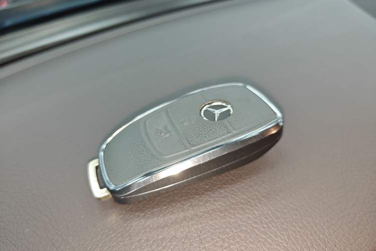 Used Mercedes-Benz GLC 2021 GLC 300 L 4MATIC Dynamic Model Vehicle Key