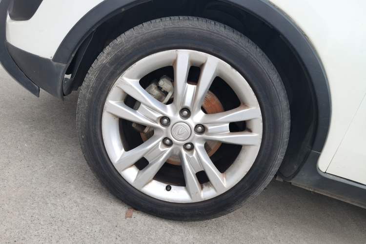 Used CHANGAN CS35 2014 1.6L Automatic Luxury Model China IV Standard
