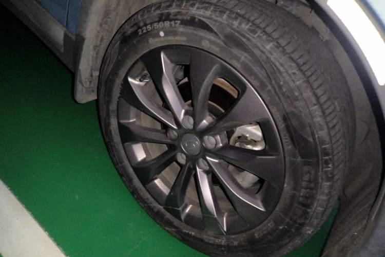 Used Geometry C 2020 Premium Range Version 400 KM C+