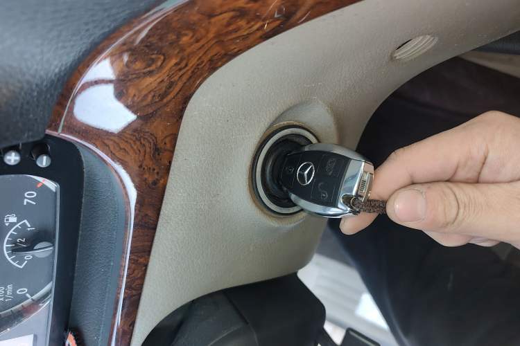 Used Mercedes-Benz Viano 2011 2.5L Prestige Edition