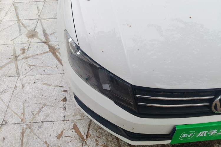 Used Volkswagen Santana 2016 1.6L Automatic Fashion Edition Right Front Headlight