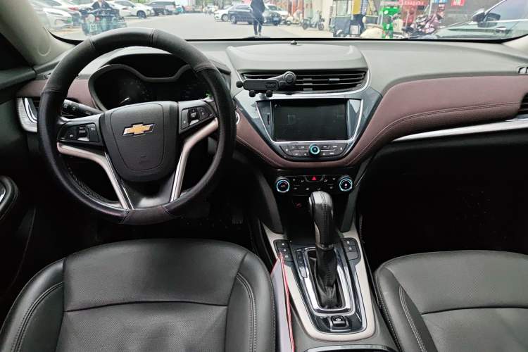 Used Chevrolet Malibu 2018 530T Automatic Luxury Edition Center Console