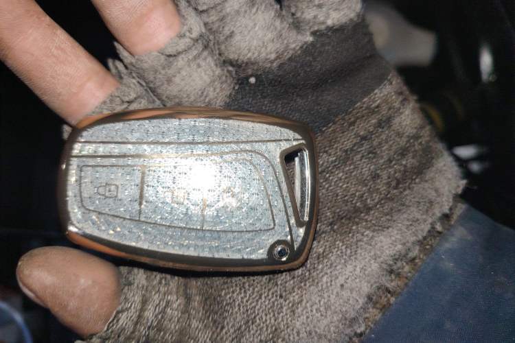 Used Hyundai Santa Fe 2013 2.4L Automatic 4x4 Smart Version
