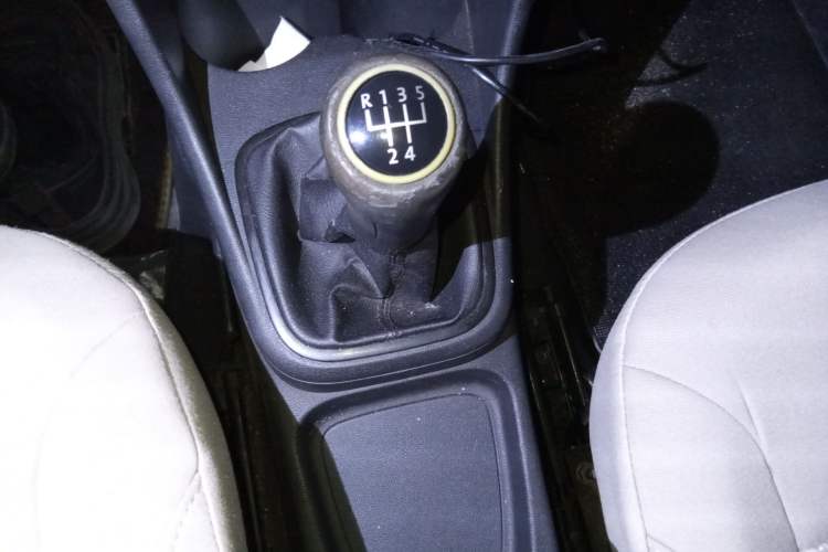 Used Volkswagen Polo 2011 1.6L Manual ZhiShang Edition
