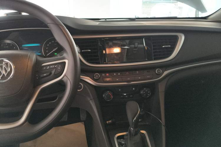 Used Buick GT 2021 Revised Version Flagship 1.5L Automatic Elite Edition Audio And AC Panel