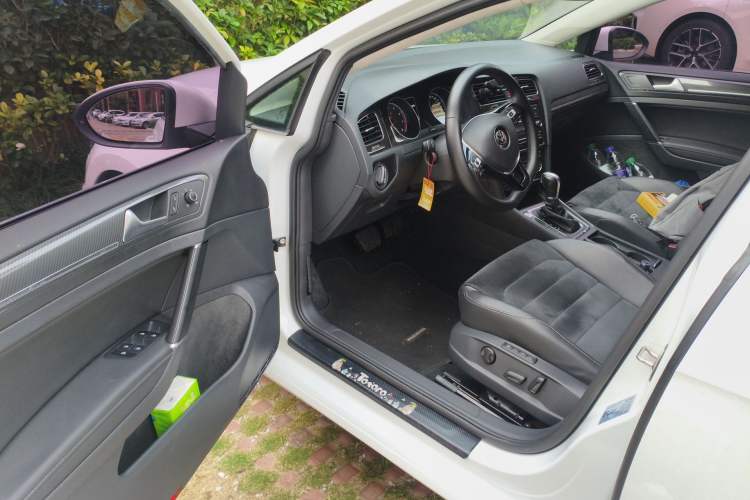 Used Volkswagen Golf 2018 230TSI Automatic Luxury Version Driver Seat