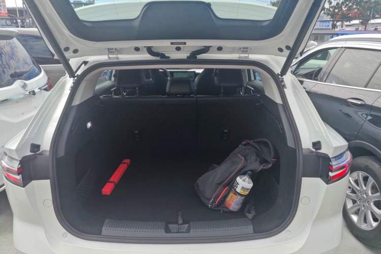 Used Roewe D5X DMH 2024 135 Tech Edition
