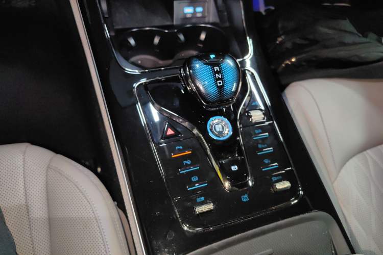 Used BYD Han 2025 EV Intelligent Driving Edition 701KM LiDAR Deluxe Model
