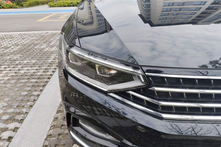 Used Volkswagen Magotan 2025 Zhongxiang Version 330TSI DSG Luxury Edition