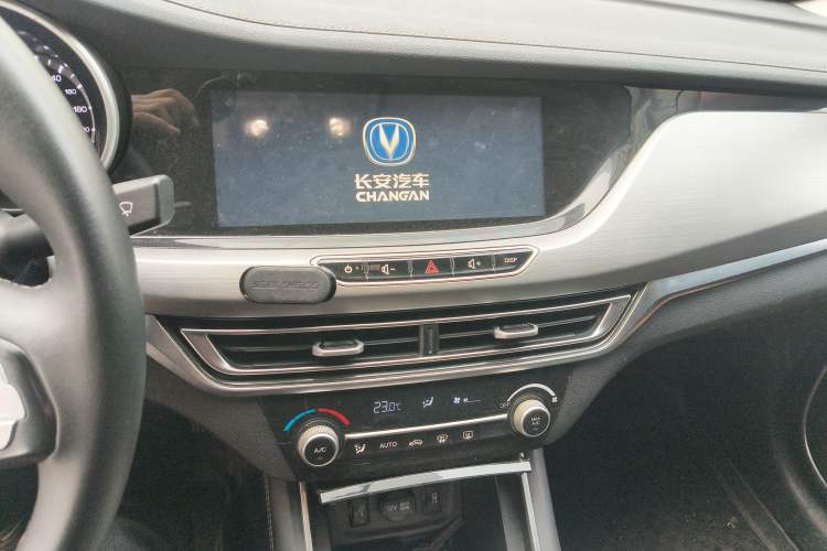 Used CHANGAN Eado 2018 High-Energy Edition 1.6L GDI Manual Pioneer Model China V Standard Audio And AC Panel