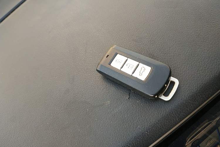 Used Mitsubishi Outlander 2020 2.4L 4x4 Zhi Xiang Edition 5 Seats
