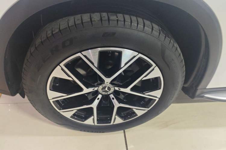 Used Mercedes-Benz GLC 2023 GLC 260 L 4MATIC Dynamic Edition 5-seater Left Front Wheel Hub