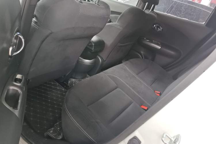 Used Infiniti ESQ 2014 1.6L Spontaneous Edition