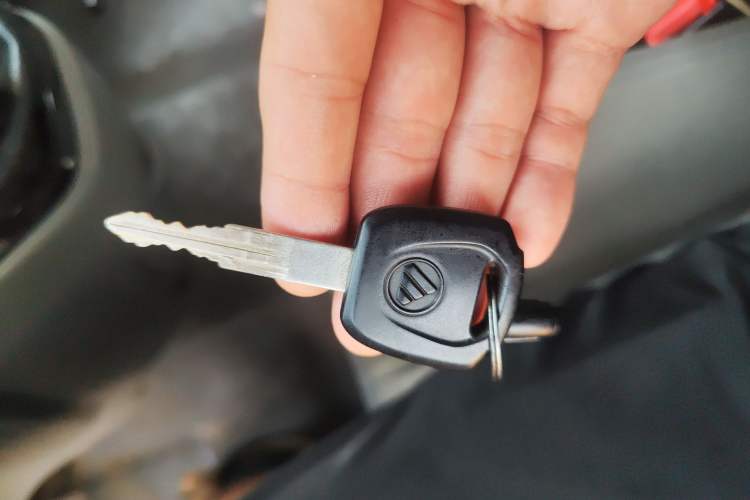 Used Foton Toano 2020 2.5T Manual Tongtu Extended-Wheelbase Mid-Roof 6/7-Seater 4J25TC3