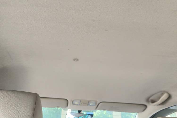 Used Hyundai Verna (older generation) 2010 Sedan 1.4L Manual Standard GL Model
