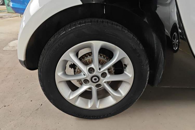 Used smart fortwo 2015 1.0L 52 kW hardtop Dynamic version
