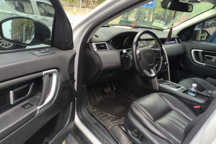 Used Land Rover Discovery Sport 2016 2.0T SE Driver Seat