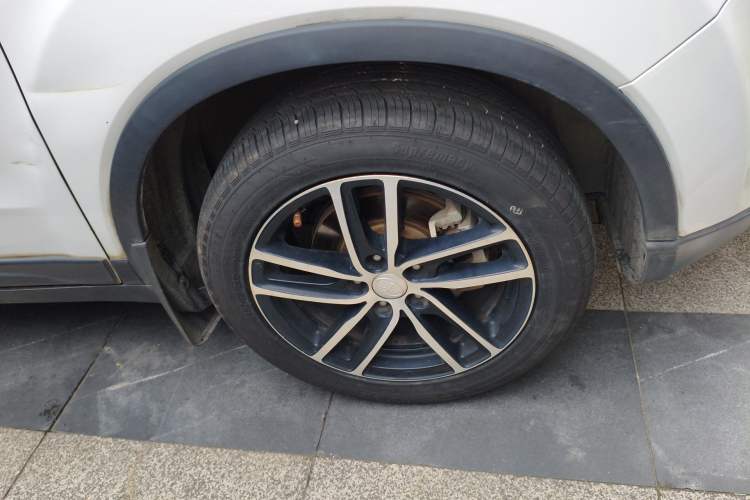 Used Bestune X40 2018 Internet Celebrity Edition 1.6L Automatic Luxury Version Right Front Wheel Hub