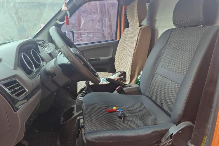 Used Dongfeng Yufeng EM26 2023 High-End Model 41.86 kWh CATL Left Front Seat